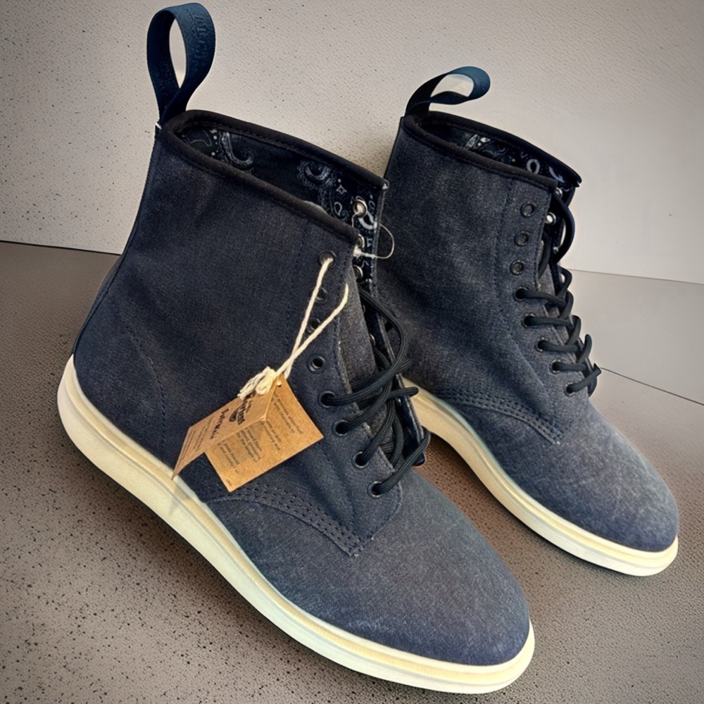 NEW WITH TAGS - Dr Martens Whiton Canvas Indigo 8-hole boots - amazing boots